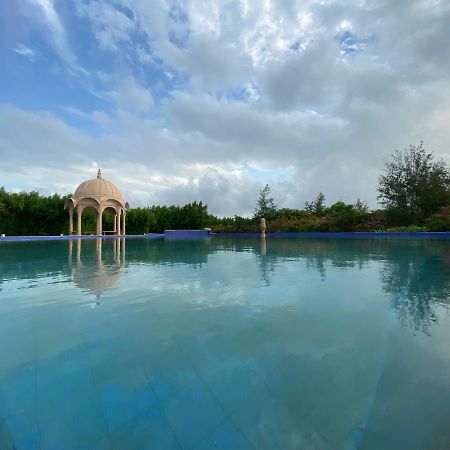 City The Village Beach Resort Laeja Esterno foto