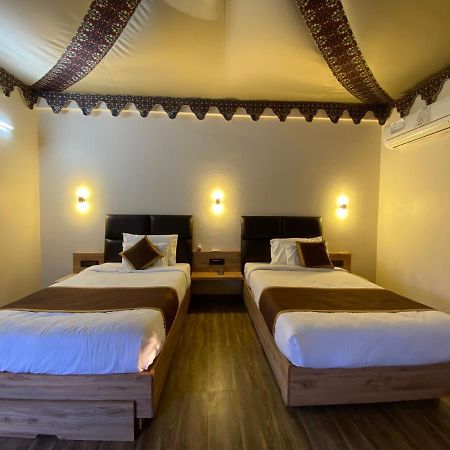 City The Village Beach Resort Laeja Esterno foto