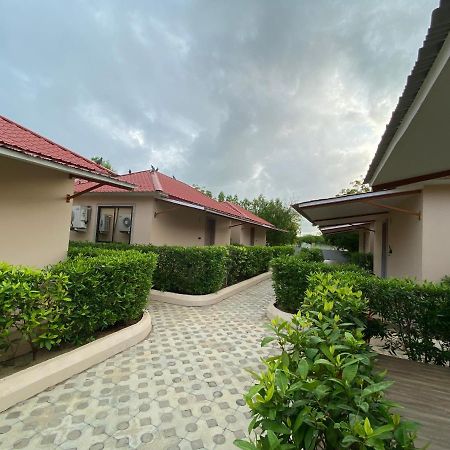 City The Village Beach Resort Laeja Esterno foto