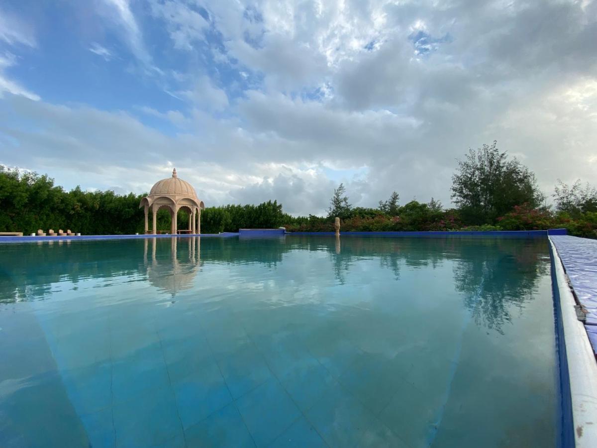 City The Village Beach Resort Laeja Esterno foto