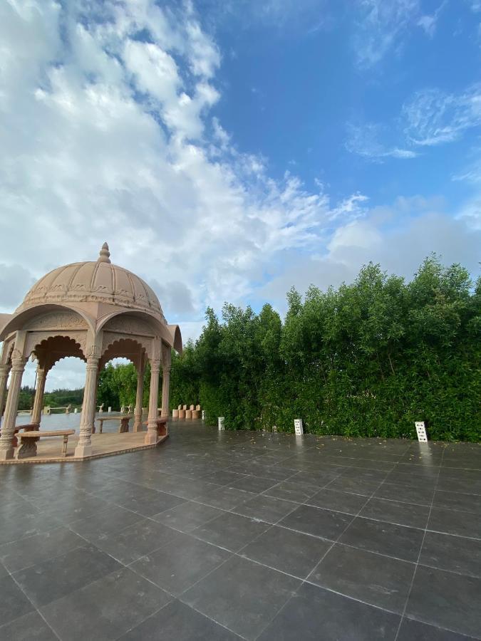 City The Village Beach Resort Laeja Esterno foto