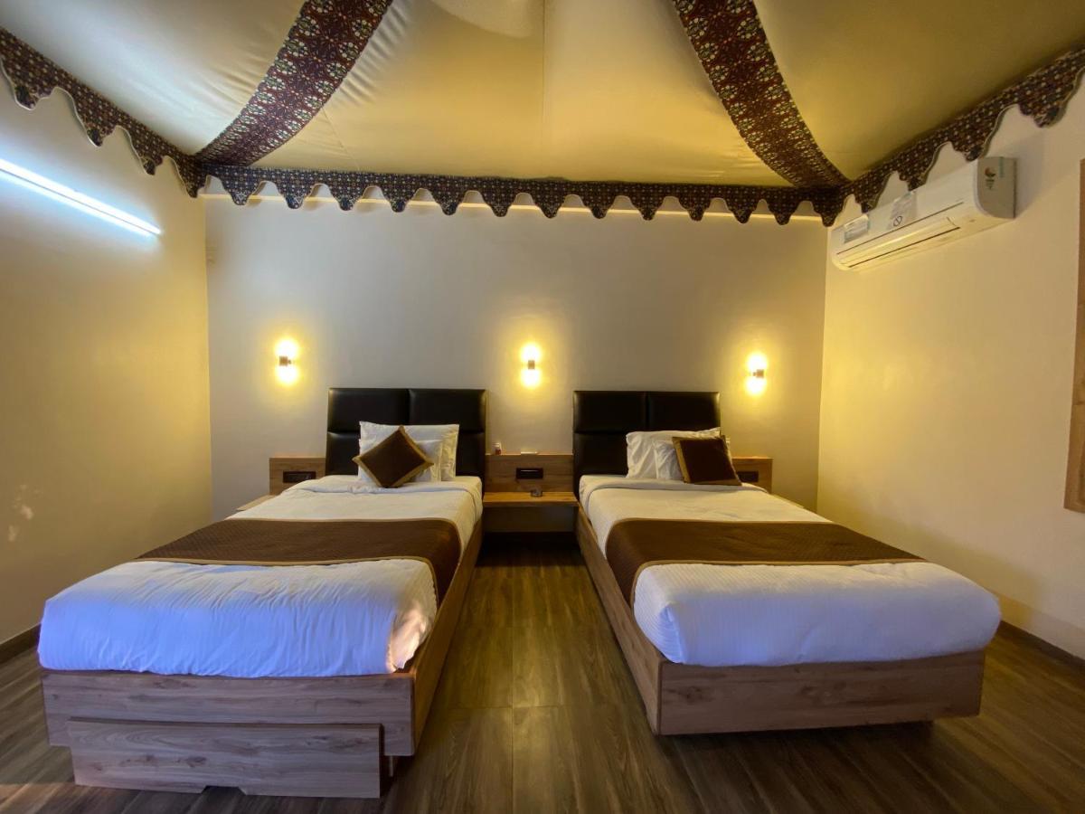 City The Village Beach Resort Laeja Esterno foto