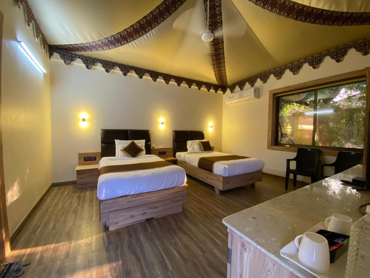 City The Village Beach Resort Laeja Esterno foto
