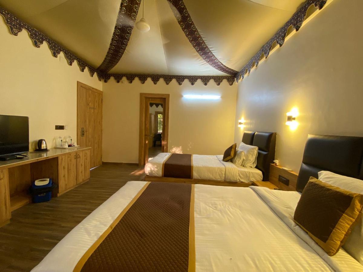 City The Village Beach Resort Laeja Esterno foto