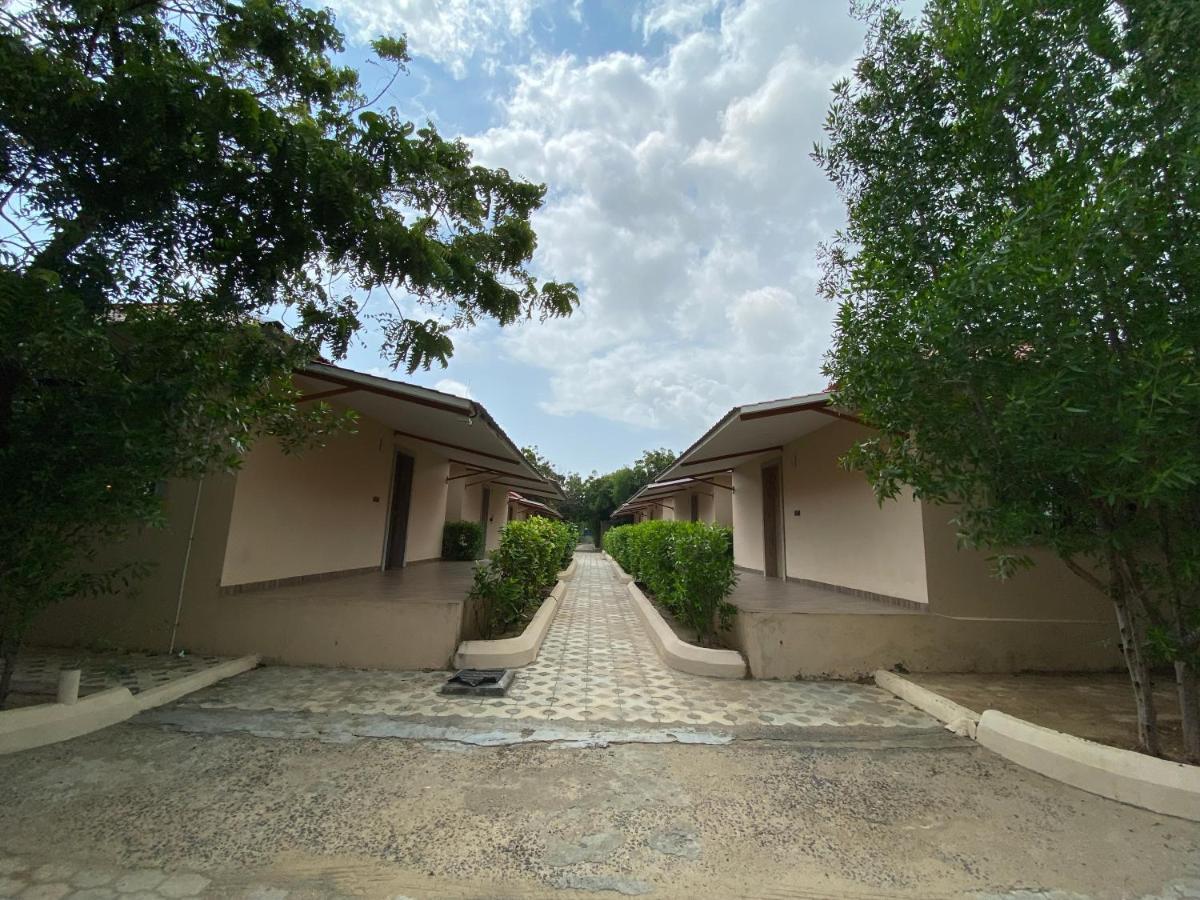 City The Village Beach Resort Laeja Esterno foto