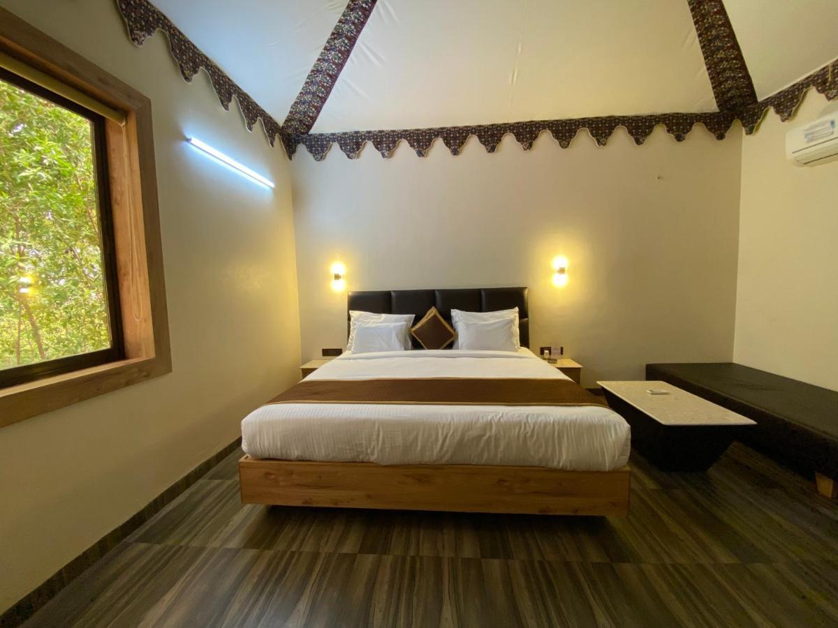 City The Village Beach Resort Laeja Esterno foto