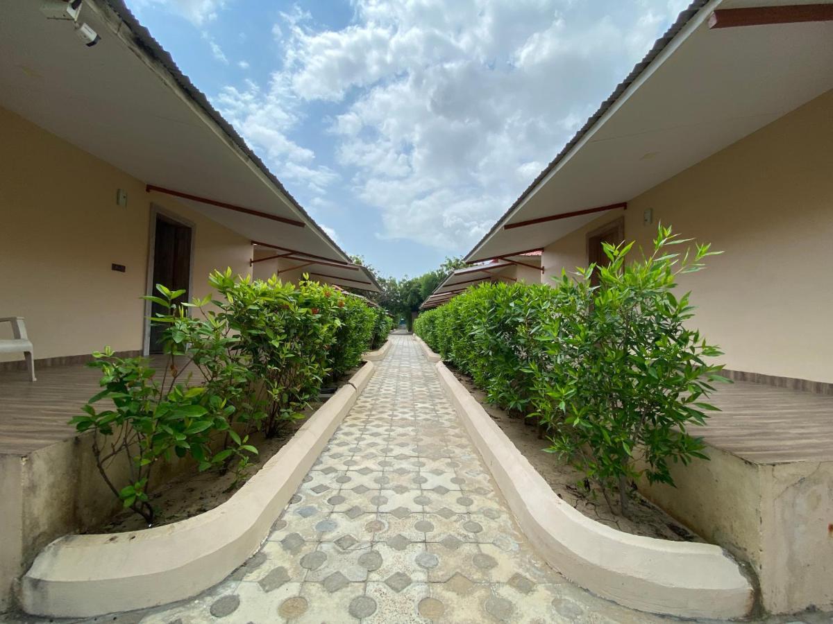 City The Village Beach Resort Laeja Esterno foto